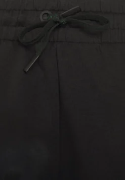 Lacoste Shorts - Noir -Lacoste 04edc75e920a4d68bbb23db9ea230ed7 scaled