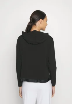 Lacoste Sweater Met Rits - Black 7 Lacoste Sweater Met Rits - Black -Lacoste 050e040855d446e7b638fbb1b7567d82 scaled