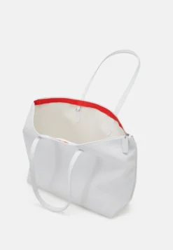 Lacoste X Netflix - Shopper - Croco Stranger Things 7 Lacoste X Netflix - Shopper - Croco Stranger Things -Lacoste 0533fbd6734f48b1a939ae1c10eeebb2 scaled