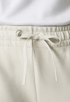 Lacoste Trainingsbroek - Hammam -Lacoste 07c2053126694fa4866e99488b3a3c5d scaled