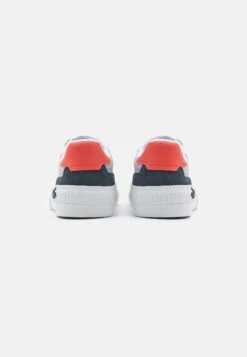 Lacoste Unisex - Sneakers Laag - Light Grey/Red -Lacoste 07da6b17cce64bbdb97e7aac0c93cb59