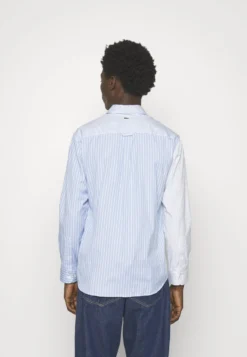 Lacoste Unisex - Overhemd - White/Hellblau -Lacoste 0d9e387ad6be4670addc8d2c375ac355 scaled