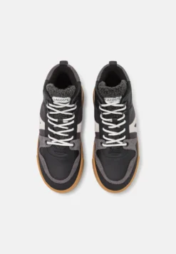 Lacoste Sneakers Laag - Black/Pink 11 Lacoste Sneakers Laag - Black/Pink -Lacoste 12397391e13e4efd9e124fc9e045db0c scaled