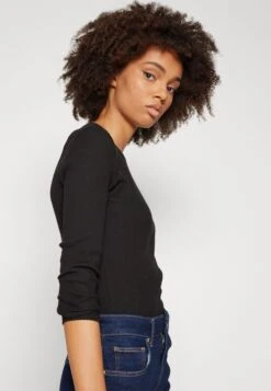 Lacoste Longsleeve - Black -Lacoste 13ad32ff40544ebfa6e290ab94ddc75e