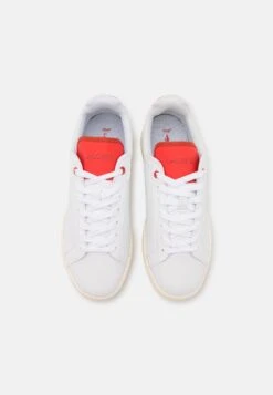 Lacoste Carnaby Pro - Sneakers Laag - White/Red -Lacoste 1960fff7650d44ab847f684ff8654baf
