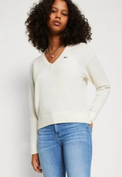 Lacoste Trui - Farine -Lacoste 1ae1f8ea5fcd4fefbb9293b20e578480 scaled