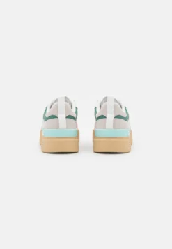 Lacoste Sneakers Laag - Off-White/Green 9 Lacoste Sneakers Laag - Off-White/Green -Lacoste 1d85681b0f524f1d8d96253b51c0d404 scaled
