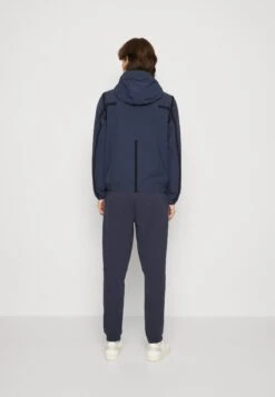 Lacoste Regenjas - Bleu 8 Lacoste Regenjas - Bleu -Lacoste 25590031a909469fb076e66c761601cc