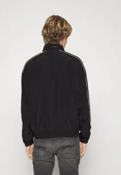 Lacoste Windjack - Black/Limeira -Lacoste 2ad08a0fd51f4e5a95785ccbce86879f