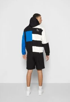 Lacoste Lichte Jas - Black/Marina/Flour -Lacoste 2c656ec6f83948b28e2e3dbf3954999d
