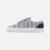 Lacoste Jump Serve Lace - Sneakers Laag - White/Black