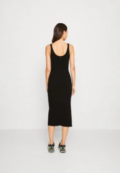 Lacoste Gebreide Jurk - Black -Lacoste 2fd0a9fca62e46a88c934ebaae90873e scaled