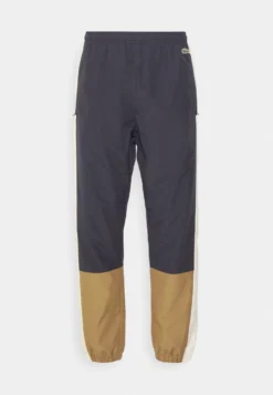 Lacoste Unisex - Trainingsbroek - Abysm/Cookie Lapland -Lacoste 3137b92d98314094aa6dfab1949a5a4c scaled