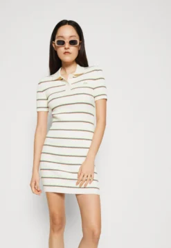 Lacoste Knitted Polo Mini Dress - Gebreide Jurk - Lapland/Flour-Multicolore -Lacoste 31fd44e80d794a10b0f313cdf2f39919 scaled