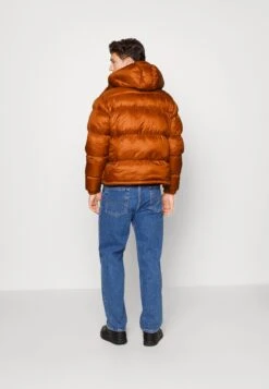 Lacoste Winterjas - Liquor/Black 8 Lacoste Winterjas - Liquor/Black -Lacoste 3545db389683480294d2faf500f821fd