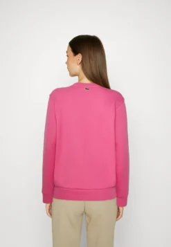 Lacoste Sweater - Reseda/Pink 8 Lacoste Sweater - Reseda/Pink -Lacoste 390a980e6b534426ab7a3fcb6a2f2df8 scaled