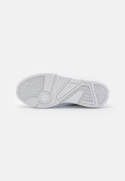 Lacoste Lineshot 223 4- Sneakers Laag - White -Lacoste 3ba3dbd63ec04a029ff1ebf68384371f scaled