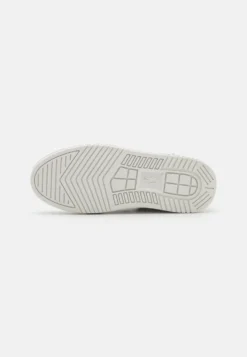Lacoste Sneakers Laag - White/Black 10 Lacoste Sneakers Laag - White/Black -Lacoste 3c87ee33dc474916a69b56abb6126f92 scaled
