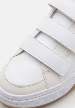 Lacoste Unisex - Sneakers Laag - White/Pink 11 Lacoste Unisex - Sneakers Laag - White/Pink -Lacoste 3ee62e895f514a649babb28ef546bdb6