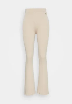 Lacoste Broek - Viennese -Lacoste 44eac92a6a3f48fc849287c09bb9ac1c scaled