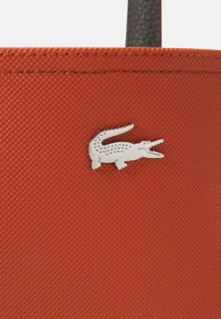 Lacoste Vertical - Handtas - Rooibos Tea Eco Iron Gate -Lacoste 46c28686c9674f58ac410719bae881b8 scaled