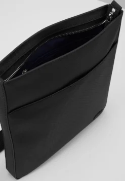 Lacoste Flat Crossover Bag - Schoudertas - Black -Lacoste 4a10e69b90c945768931192331133cfc