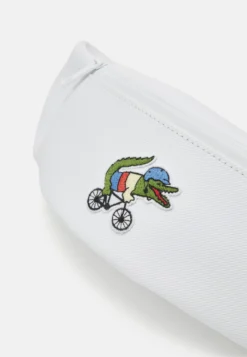 Lacoste X Netflix Unisex - Heuptas - White -Lacoste 52b6d3105b43440f99a60e1d496ec7fe scaled