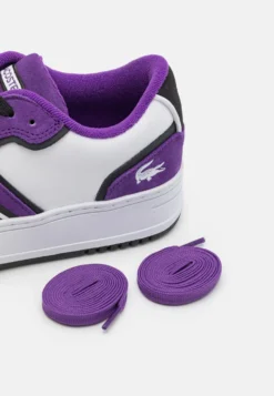 Lacoste Sneakers Laag - White/Dark Purple -Lacoste 6632b708e4614fb79133392f1c8e18d3 scaled