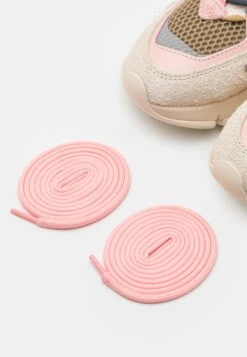 Lacoste Sneakers Laag - Off-White/Light Pink 11 Lacoste Sneakers Laag - Off-White/Light Pink -Lacoste 6646455f49ba44109c8cf28e2c409416