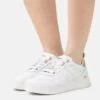 Lacoste Sneakers Laag - White/Gold