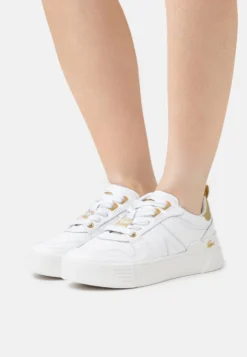 Lacoste Sneakers Laag - White/Gold