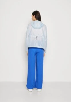 Lacoste Windjack - Sky 8 Lacoste Windjack - Sky -Lacoste 7babf0d27cdd431a9f9cc6a4871b3ae4