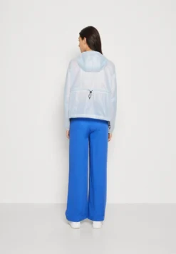 Lacoste Windjack - Sky -Lacoste 7babf0d27cdd431a9f9cc6a4871b3ae4 scaled