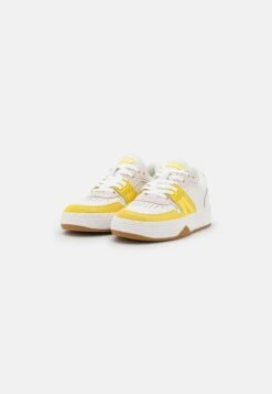 Lacoste Sneakers Laag - White/Yellow 8 Lacoste Sneakers Laag - White/Yellow -Lacoste 7d3c58966c224d7fa774cffea99d414a