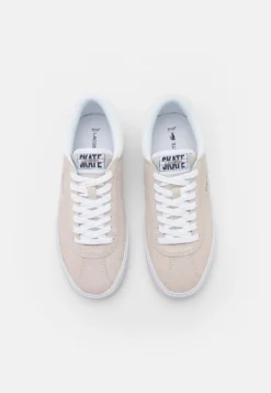 Lacoste Trackserve- Sneakers Laag - Off White/White 9 Lacoste Trackserve- Sneakers Laag - Off White/White -Lacoste 7e692da8f07d4d43a00d857f5cd56c20 scaled