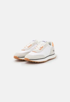 Lacoste Sneakers Laag - White/Light Orange -Lacoste 88ccb64c8d234efda51571dab0444576 scaled