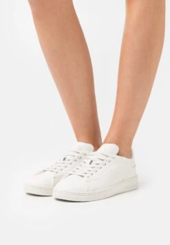 Lacoste Court - Sneakers Laag - Off White