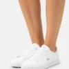 Lacoste Carnaby - Sneakers Laag - White