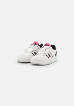 Lacoste Sneakers Laag - White/Pink -Lacoste 8be8ed97bb1e412997ed24a7ea6b0a18