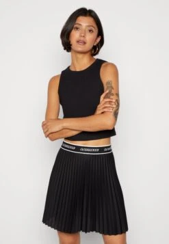 Lacoste Plooirok - Black 9 Lacoste Plooirok - Black -Lacoste 8cbc5296283845d3b3a085df62321ff4