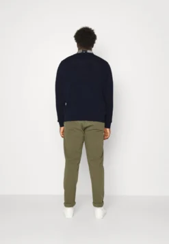 Lacoste Plus - Trui - Navy Blue -Lacoste 92b89c0ac5984fdbaadf5a05f07d5c5c scaled