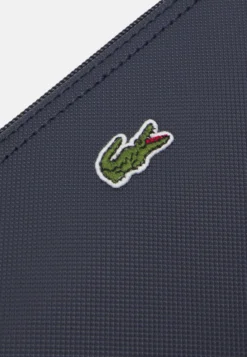 Lacoste L 12 12 Concept Flat - Schoudertas - Penombre -Lacoste 9b1046b0c5eb46cc83763b5388a4e5fd scaled