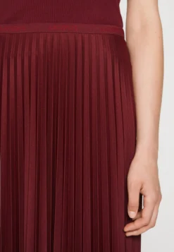 Lacoste A-Lijn Rok - Bordeaux 11 Lacoste A-Lijn Rok - Bordeaux -Lacoste 9b508f5a98f347a9974c977ba04a8704 scaled