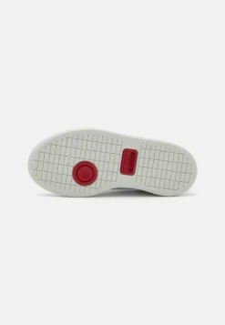 Lacoste Carnaby Pro 2231 Unisex - Sneakers Laag - White/Red -Lacoste a1dd447dcd9946d885b5b108aee39eb1 scaled