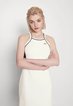 Lacoste Ef 70V - Jerseyjurk - Flour -Lacoste a7e000e8a2b94fe6b21345a35a24082a scaled