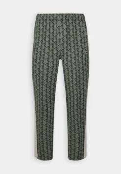 Lacoste Broek - Green/Wood Shaving -Lacoste af58e39bf0514656a247a31dec0b93aa scaled