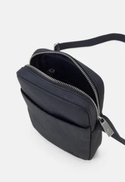 Lacoste Men Classic Unisex - Schoudertas - Marine -Lacoste b0296f285d664d4488fa88a19b7559d6 scaled