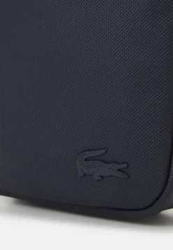 Lacoste Men Classic Unisex - Schoudertas - Marine -Lacoste b13998e3eb964dcbb5c6e8e4dca5d8e2 scaled
