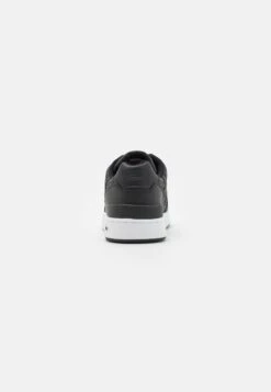 Lacoste Clip- Sneakers Laag - Black/White -Lacoste b65c4e30ce124ccdb1c8101e1e38c896