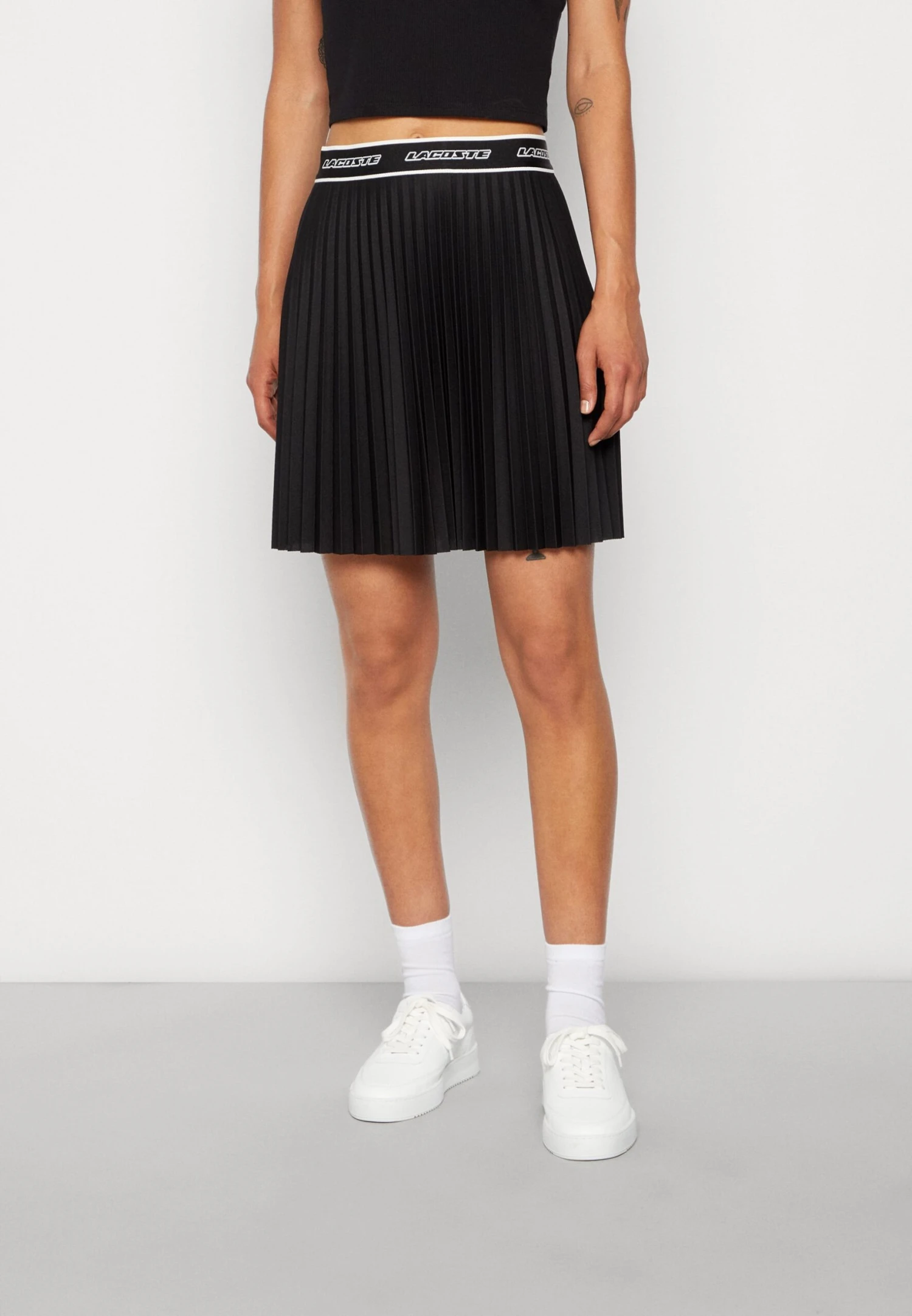 Lacoste Plooirok - Black 1 Lacoste Plooirok - Black